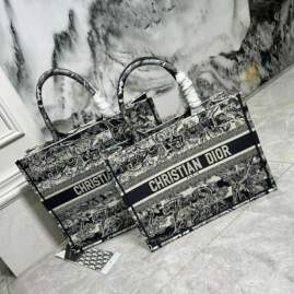 Picture of Dior Handbags _SKUfw239322811fw